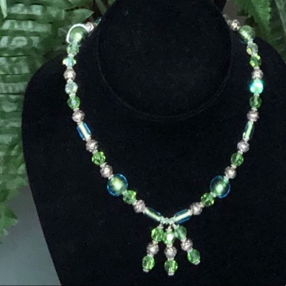 Sterling Silver 925 Green crystals Murano glass NWT necklace  w/ easy clasp